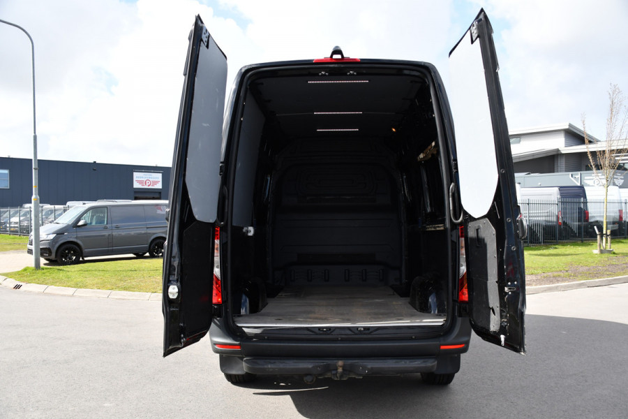 Mercedes-Benz Sprinter 317 1.9 CDI L2H2 RWD Black Edition Camera, Cruise, Carplay, LED, 170pk, Automaat, Stoelverwarming, Standkachel,