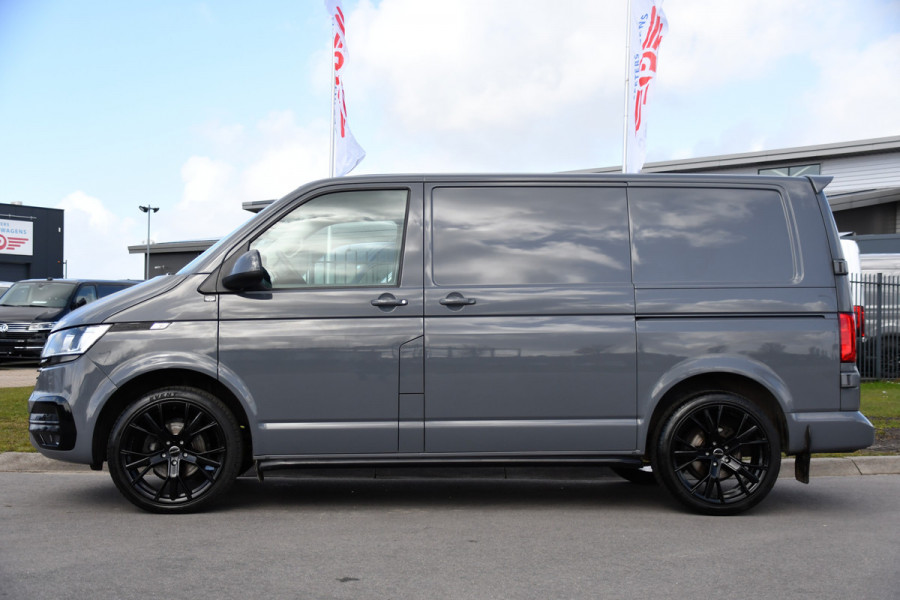 Volkswagen Transporter 2.0 TDI L1H1 30 PB Edition Camera, Adaptieve Cruise, Carplay, Stoelverwarming, 150pk, 2 x Schuifdeur, Standkachel, Trekhaak, Uniek!
