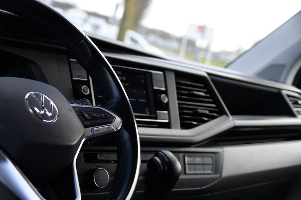 Volkswagen Transporter 2.0 TDI L1H1 30 PB Edition Camera, Adaptieve Cruise, Carplay, Stoelverwarming, 150pk, 2 x Schuifdeur, Standkachel, Trekhaak, Uniek!