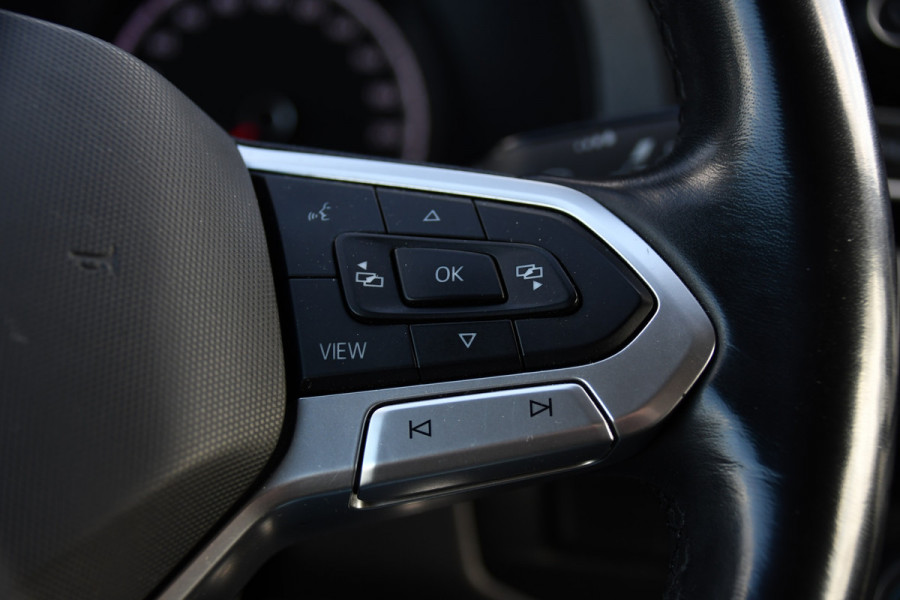 Volkswagen Transporter 2.0 TDI L1H1 30 PB Edition Camera, Adaptieve Cruise, Carplay, Stoelverwarming, 150pk, 2 x Schuifdeur, Standkachel, Trekhaak, Uniek!