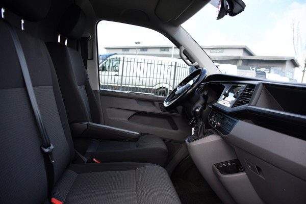 Volkswagen Transporter 2.0 TDI L1H1 30 PB Edition Camera, Adaptieve Cruise, Carplay, Stoelverwarming, 150pk, 2 x Schuifdeur, Standkachel, Trekhaak, Uniek!