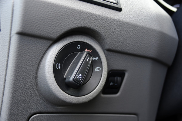 Volkswagen Transporter 2.0 TDI L1H1 30 PB Edition Camera, Adaptieve Cruise, Carplay, Stoelverwarming, 150pk, 2 x Schuifdeur, Standkachel, Trekhaak, Uniek!