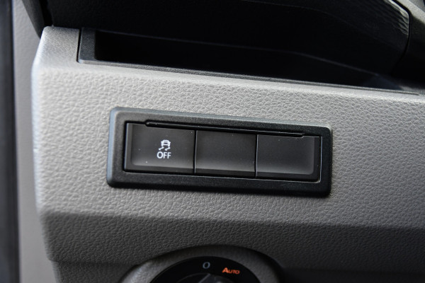 Volkswagen Transporter 2.0 TDI L1H1 30 PB Edition Camera, Adaptieve Cruise, Carplay, Stoelverwarming, 150pk, 2 x Schuifdeur, Standkachel, Trekhaak, Uniek!