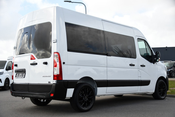 Renault Master T35 2.3 dCi 180 L2H2 DC PB Edition Camera, Cruise, Carplay, LED, 2 x Schuifdeur, Multimedia, 180pk, 6 zitplaatsen, Uniek!