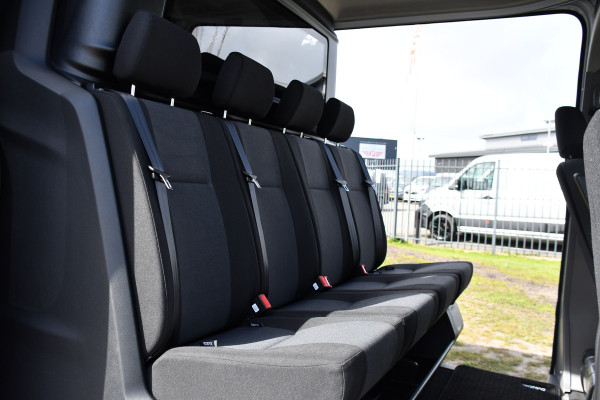 Renault Master T35 2.3 dCi 180 L2H2 DC PB Edition Camera, Cruise, Carplay, LED, 2 x Schuifdeur, Multimedia, 180pk, 6 zitplaatsen, Uniek!