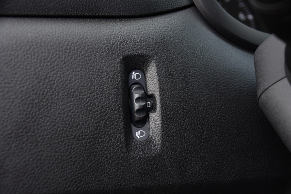 Renault Master T35 2.3 dCi 180 L2H2 DC PB Edition Camera, Cruise, Carplay, LED, 2 x Schuifdeur, Multimedia, 180pk, 6 zitplaatsen, Uniek!