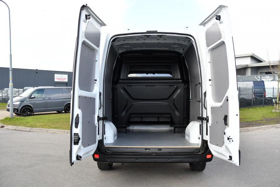 Renault Master T35 2.3 dCi 180 L2H2 DC PB Edition Camera, Cruise, Carplay, LED, 2 x Schuifdeur, Multimedia, 180pk, 6 zitplaatsen, Uniek!