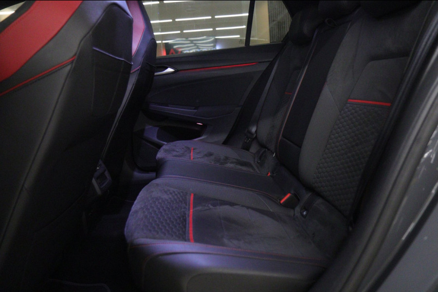 Volkswagen Golf 2.0 TSI GTI CLUBSPORT /PANO/CARPLAY/ACC/BLINDSPOT/SFEER/VOL