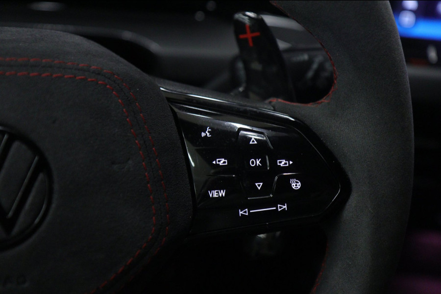 Volkswagen Golf 2.0 TSI GTI CLUBSPORT /PANO/CARPLAY/ACC/BLINDSPOT/SFEER/VOL