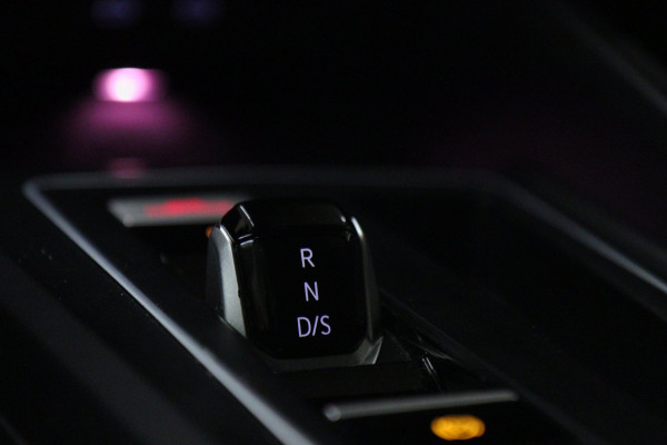 Volkswagen Golf 2.0 TSI GTI CLUBSPORT /PANO/CARPLAY/ACC/BLINDSPOT/SFEER/VOL