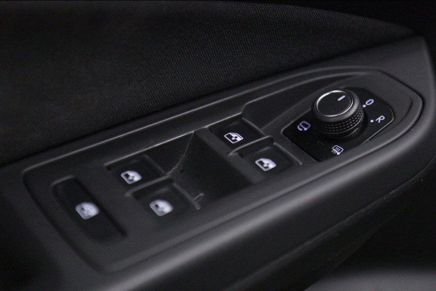 Volkswagen Golf 2.0 TSI GTI CLUBSPORT /PANO/CARPLAY/ACC/BLINDSPOT/SFEER/VOL