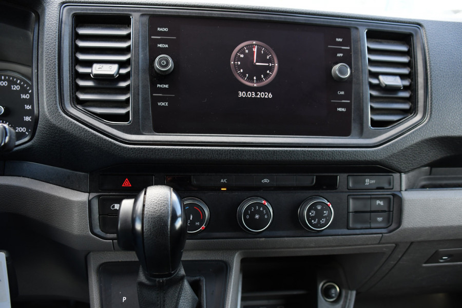 Volkswagen Crafter 35 2.0 TDI L3H3 PB Edition Cruise, Carplay, LED, 140pk, Automaat, Multimedia, Geveerde stoel, Sensoren, Uniek!