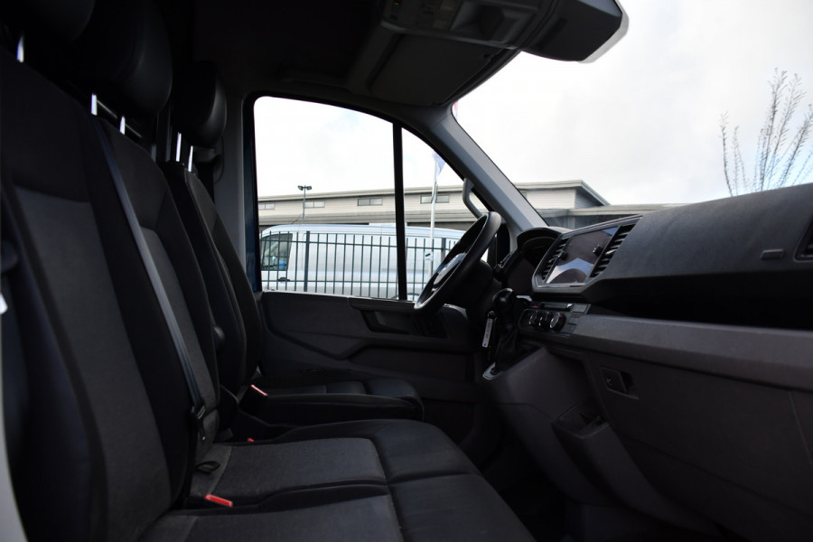 Volkswagen Crafter 35 2.0 TDI L3H3 PB Edition Cruise, Carplay, LED, 140pk, Automaat, Multimedia, Geveerde stoel, Sensoren, Uniek!