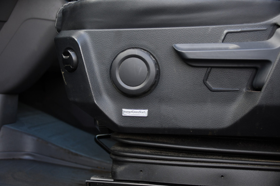 Volkswagen Crafter 35 2.0 TDI L3H3 PB Edition Cruise, Carplay, LED, 140pk, Automaat, Multimedia, Geveerde stoel, Sensoren, Uniek!