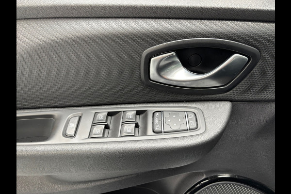 Renault Clio Estate 0.9 TCe Intens / Camera / Navigatie