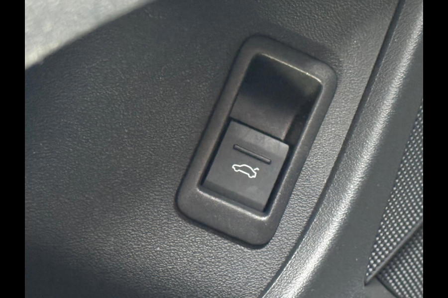 Audi Q4 e-tron 35 AUTOMAAT Edition, camera, navarra bleu, stoelverwarming, digitaal cockpit, 1 e eigenaar, NL auto met nap