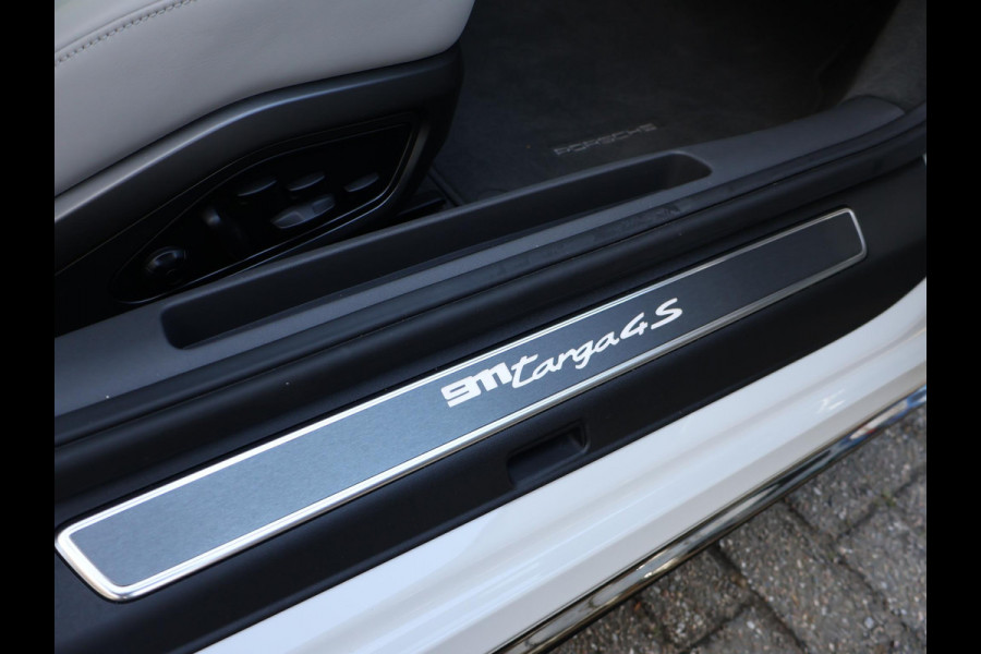 Porsche 911 Targa 4S 3.0 450 PK 992 ORIGINEEL NEDERLANDS | SPORTUITLAAT | 17.981 KM | 360 CAMERA | 20 INCH LMV