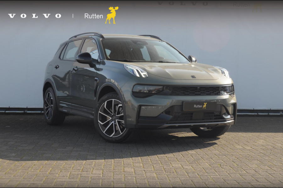 Lynk & Co 01 276PK Automaat Core / Adaptieve cruise control / Stoel - en stuurwielverarming / Parkeersensoren met camera / Apple carplay / Trekhaak / Metallic lak / 19" lichtmetalen velgen