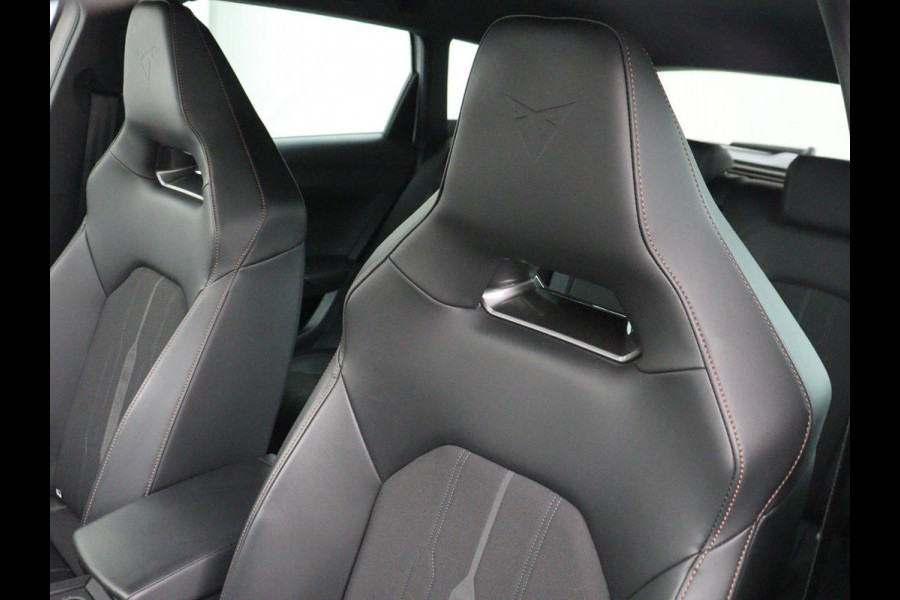 CUPRA Leon 1.4 e-Hybrid | Carplay | Stoel & stuurverwarming | Camera | Adaptive cruise | Navigatie | Sfeerverlichting | Full LED | Memory | PHEV | Plug In