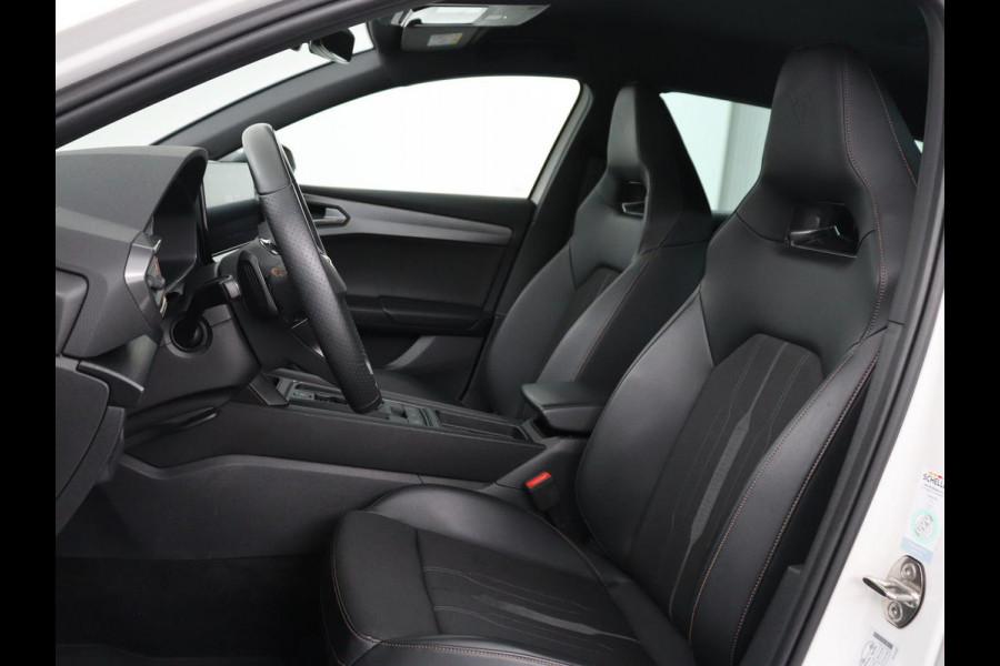 CUPRA Leon 1.4 e-Hybrid | Carplay | Stoel & stuurverwarming | Camera | Adaptive cruise | Navigatie | Sfeerverlichting | Full LED | Memory | PHEV | Plug In