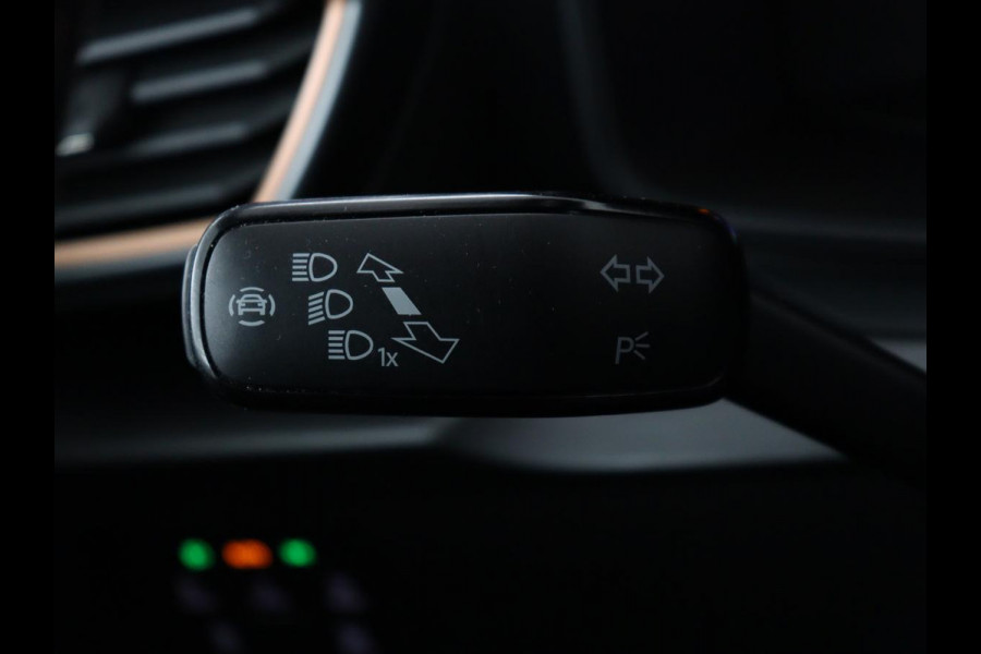 CUPRA Leon 1.4 e-Hybrid | Carplay | Stoel & stuurverwarming | Camera | Adaptive cruise | Navigatie | Sfeerverlichting | Full LED | Memory | PHEV | Plug In