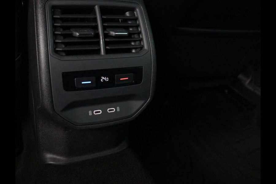 CUPRA Leon 1.4 e-Hybrid | Carplay | Stoel & stuurverwarming | Camera | Adaptive cruise | Navigatie | Sfeerverlichting | Full LED | Memory | PHEV | Plug In