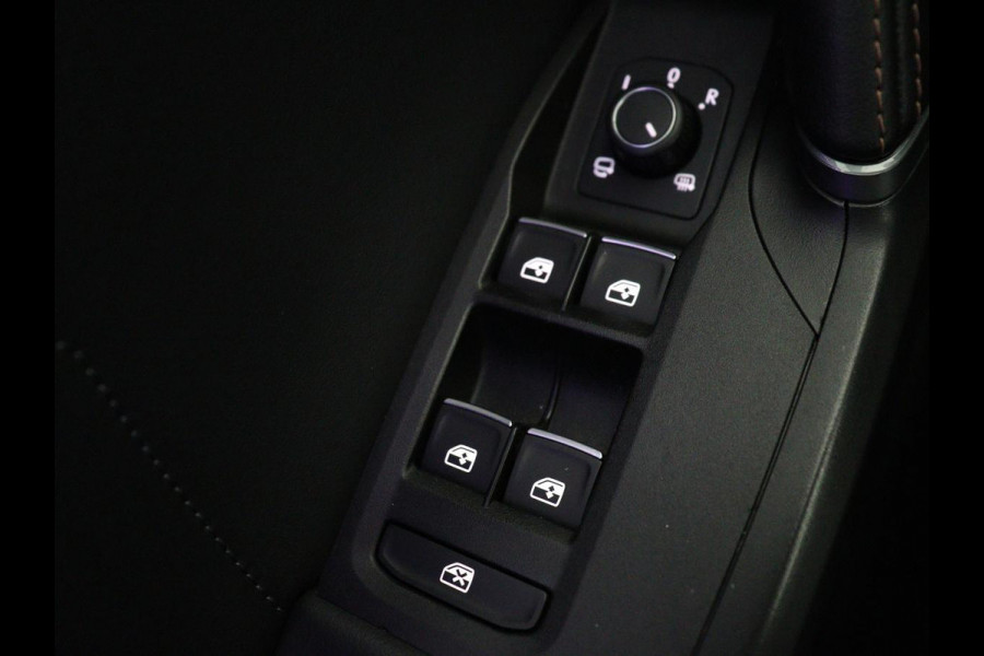 CUPRA Leon 1.4 e-Hybrid | Carplay | Stoel & stuurverwarming | Camera | Adaptive cruise | Navigatie | Sfeerverlichting | Full LED | Memory | PHEV | Plug In