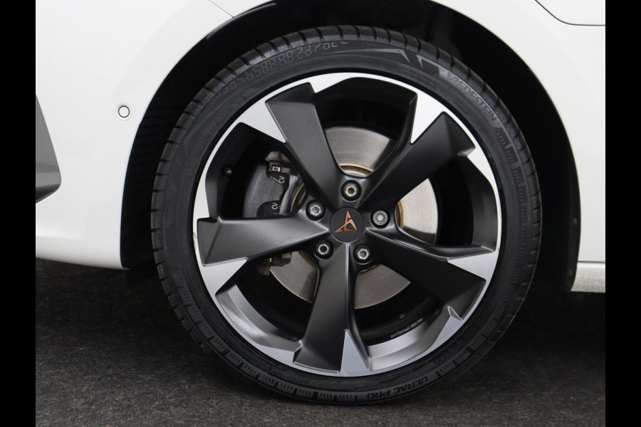 CUPRA Leon 1.4 e-Hybrid | Carplay | Stoel & stuurverwarming | Camera | Adaptive cruise | Navigatie | Sfeerverlichting | Full LED | Memory | PHEV | Plug In