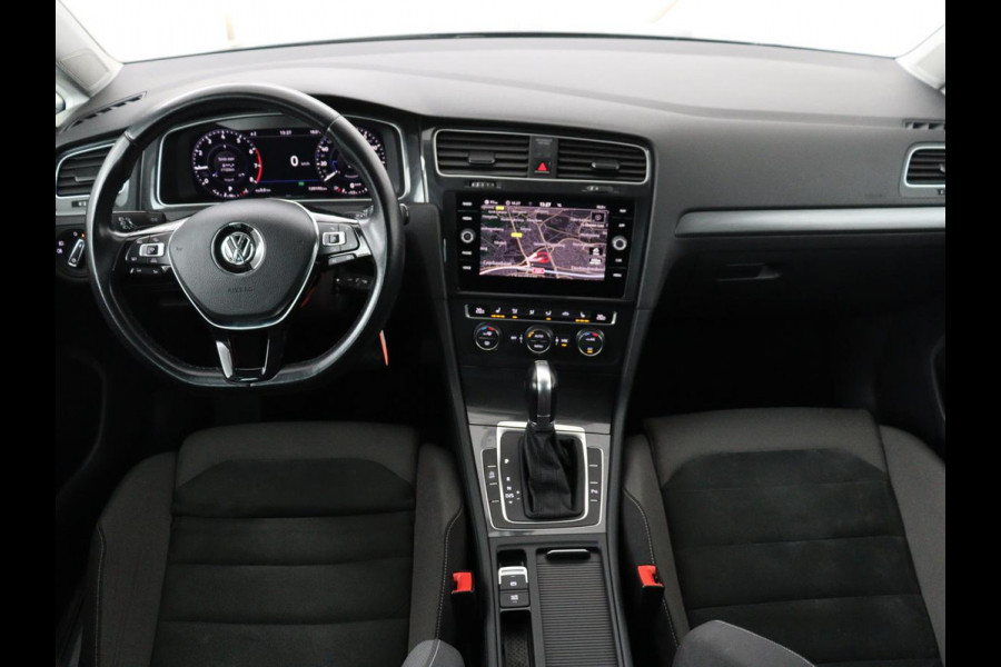 Volkswagen Golf Variant 1.0 TSI Comfortline Business | Stoleverwarming | Trekhaak | Carplay | Massage | Navigatie | Parkeerhulp | Adaptive cruise | Camera