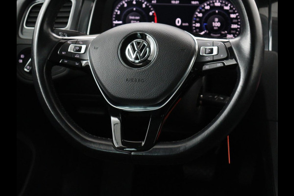 Volkswagen Golf Variant 1.0 TSI Comfortline Business | Stoleverwarming | Trekhaak | Carplay | Massage | Navigatie | Parkeerhulp | Adaptive cruise | Camera