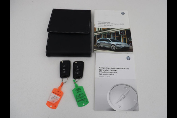 Volkswagen Golf Variant 1.0 TSI Comfortline Business | Stoleverwarming | Trekhaak | Carplay | Massage | Navigatie | Parkeerhulp | Adaptive cruise | Camera