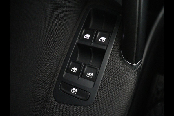 Volkswagen Golf Variant 1.0 TSI Comfortline Business | Stoleverwarming | Trekhaak | Carplay | Massage | Navigatie | Parkeerhulp | Adaptive cruise | Camera