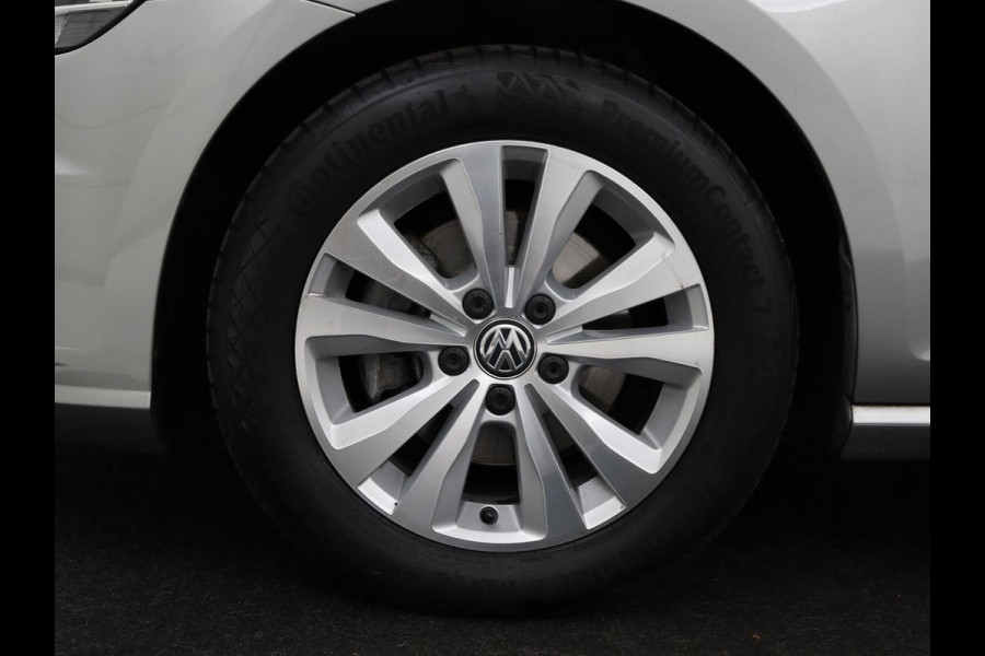 Volkswagen Golf Variant 1.0 TSI Comfortline Business | Stoleverwarming | Trekhaak | Carplay | Massage | Navigatie | Parkeerhulp | Adaptive cruise | Camera