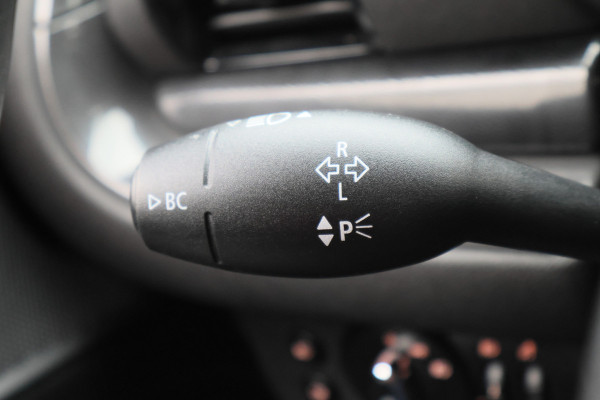 MINI Clubman 1.5 One Business Edition Automaat Navigatie, Climate, Cruise, PDC, 17"