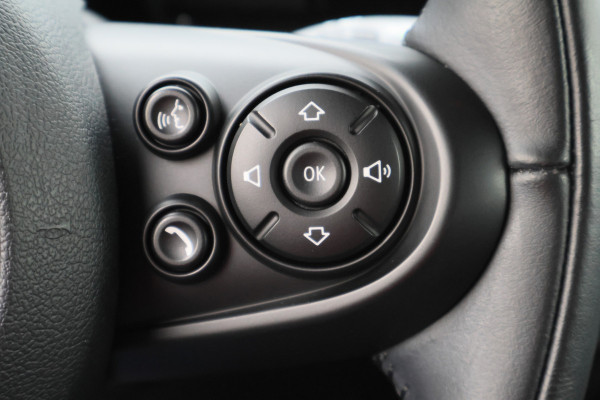 MINI Clubman 1.5 One Business Edition Automaat Navigatie, Climate, Cruise, PDC, 17"