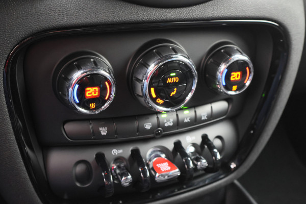 MINI Clubman 1.5 One Business Edition Automaat Navigatie, Climate, Cruise, PDC, 17"