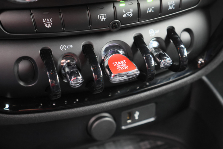 MINI Clubman 1.5 One Business Edition Automaat Navigatie, Climate, Cruise, PDC, 17"