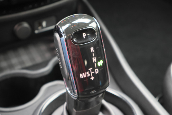 MINI Clubman 1.5 One Business Edition Automaat Navigatie, Climate, Cruise, PDC, 17"