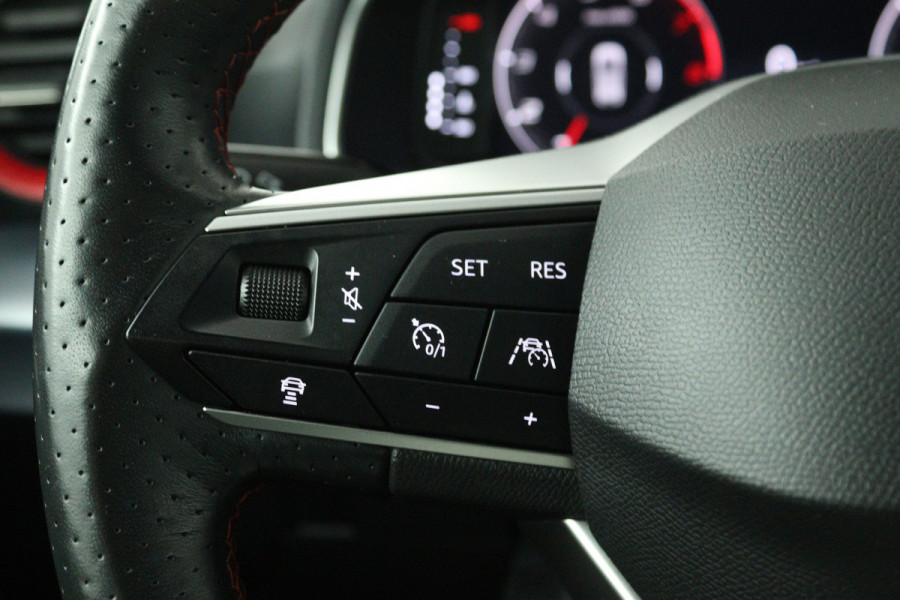 Seat Ibiza 1.0 EcoTSI FR Business Intense (DIGITALE COCKPIT, STOELVERWARMING, CAMERA, CRUISE ADAPTIEF, PARKEERSENSOREN)