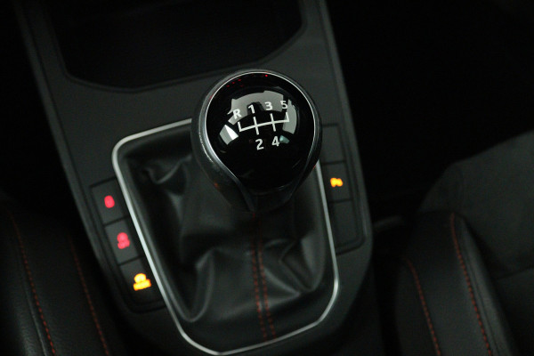 Seat Ibiza 1.0 EcoTSI FR Business Intense (DIGITALE COCKPIT, STOELVERWARMING, CAMERA, CRUISE ADAPTIEF, PARKEERSENSOREN)