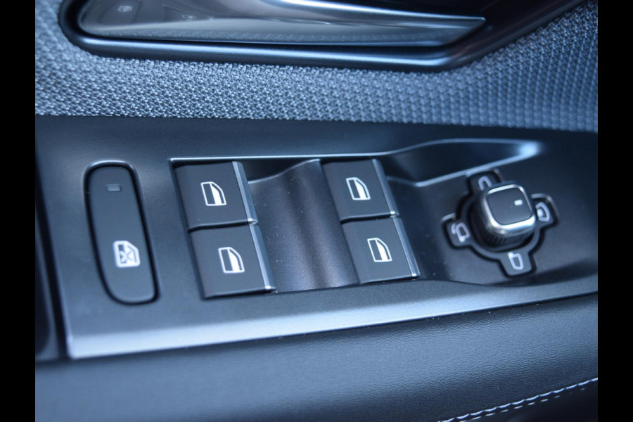 Opel Grandland 1.2 Turbo Hybrid GS UIT VOORRAAD LEVERBAAR | SCHUIF- KANTELDAK |