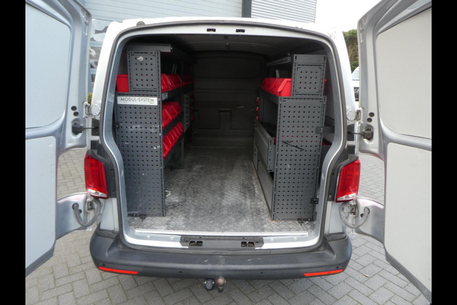 Volkswagen Transporter 2.0 TDI 150 pk L2H1 lang airco navigatie trekhaak