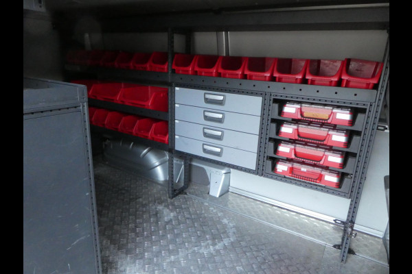 Volkswagen Transporter 2.0 TDI 150 pk L2H1 lang airco navigatie trekhaak