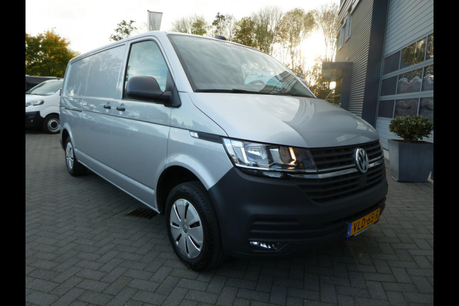 Volkswagen Transporter 2.0 TDI 150 pk L2H1 lang airco navigatie trekhaak