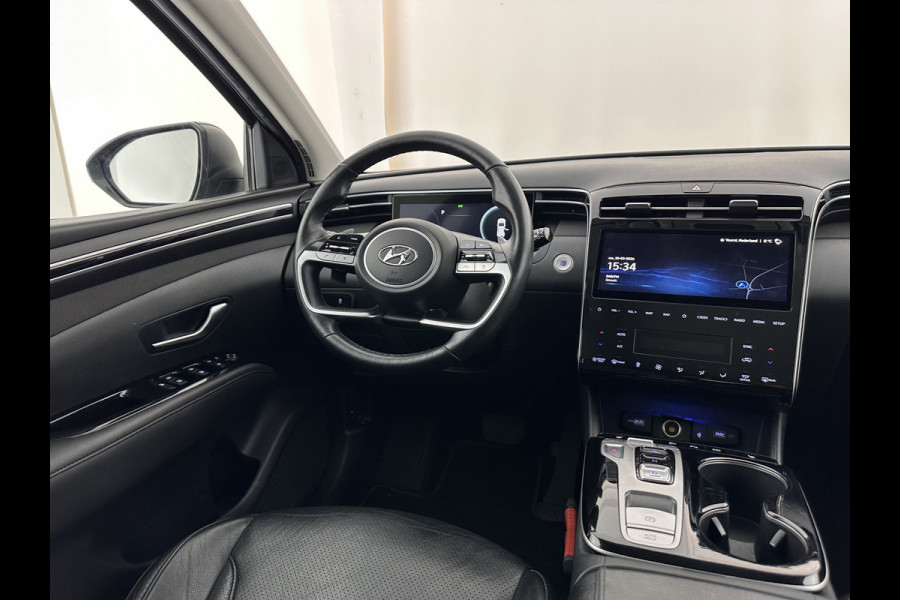 Hyundai Tucson 1.6 T-GDI PHEV Comfort Smart 4WD (INCL.BTW) *LEATHER | FULL-LED | ADAPTIVE-CRUISE | HEATED-COMFORTSEATS | KEYLESS | CAMERA | DIGI-COCKPIT | PRIVACY-GLASS | SHIFT-PADDLES | ECC | PDC | 19''ALU*