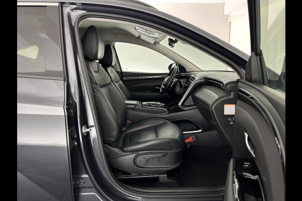 Hyundai Tucson 1.6 T-GDI PHEV Comfort Smart 4WD (INCL.BTW) *LEATHER | FULL-LED | ADAPTIVE-CRUISE | HEATED-COMFORTSEATS | KEYLESS | CAMERA | DIGI-COCKPIT | PRIVACY-GLASS | SHIFT-PADDLES | ECC | PDC | 19''ALU*