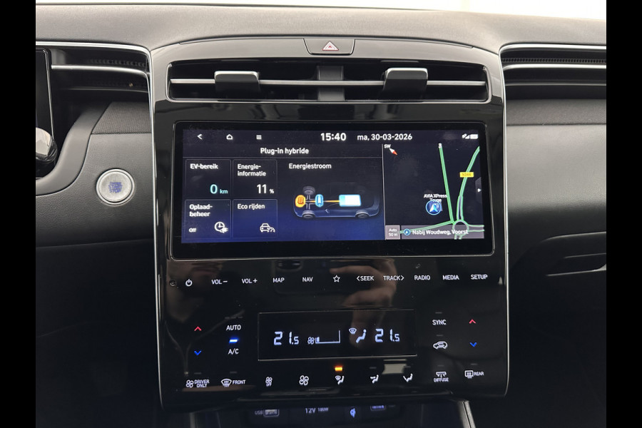 Hyundai Tucson 1.6 T-GDI PHEV Comfort Smart 4WD (INCL.BTW) *LEATHER | FULL-LED | ADAPTIVE-CRUISE | HEATED-COMFORTSEATS | KEYLESS | CAMERA | DIGI-COCKPIT | PRIVACY-GLASS | SHIFT-PADDLES | ECC | PDC | 19''ALU*