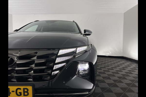 Hyundai Tucson 1.6 T-GDI PHEV Comfort Smart 4WD (INCL.BTW) *LEATHER | FULL-LED | ADAPTIVE-CRUISE | HEATED-COMFORTSEATS | KEYLESS | CAMERA | DIGI-COCKPIT | PRIVACY-GLASS | SHIFT-PADDLES | ECC | PDC | 19''ALU*