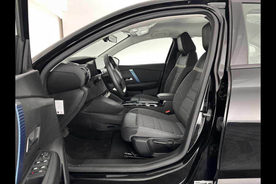 Citroën Ë-C4 X Feel Pack 50 kWh [ 3-Fase ] (INCL.BTW) *FULL-LED | LEATHER-FABRIC | DIGI-COCKPIT | DAB | COMFORT-SEATS | CAMERA | ECC | PDC | CRUISE | 18''ALU*