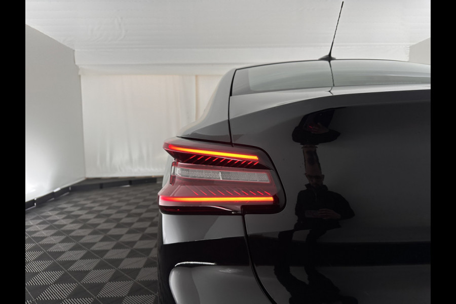 Citroën Ë-C4 X Feel Pack 50 kWh [ 3-Fase ] (INCL.BTW) *FULL-LED | LEATHER-FABRIC | DIGI-COCKPIT | DAB | COMFORT-SEATS | CAMERA | ECC | PDC | CRUISE | 18''ALU*